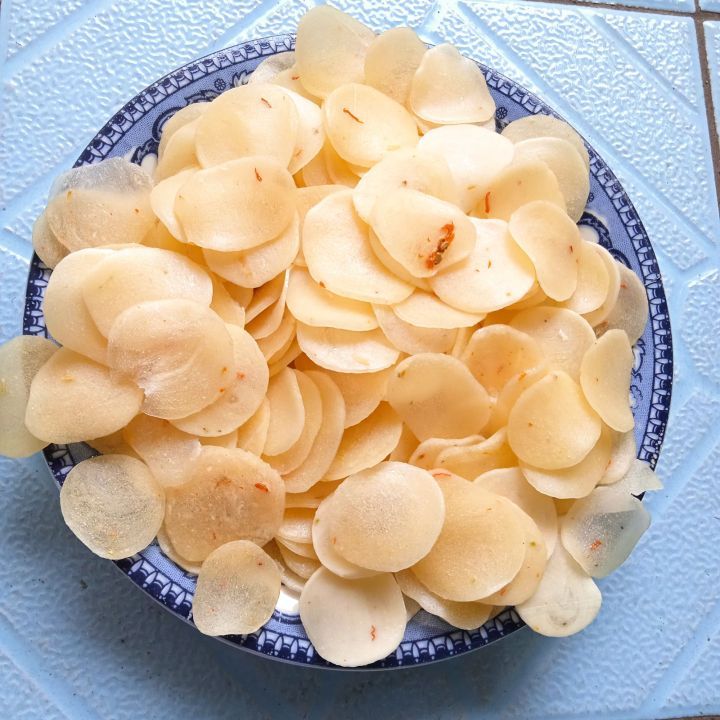 

KERUPUK SINGKONG MENTAH 1 kg /CERIPING SINGKONG PEDAS/KERIPIK SINGKONG MURAH
