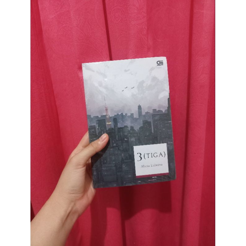 

Novel 3 (Tiga) - (EKSPEDISI PILIH POS/JNT/JNE)