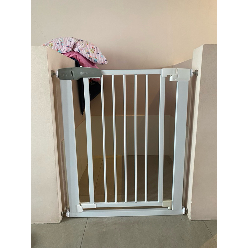 SECOND Pontianak  BABY GATE Pagar Bayi Pembatas Tangga Pembatas Pintu ukuran 65-74cm