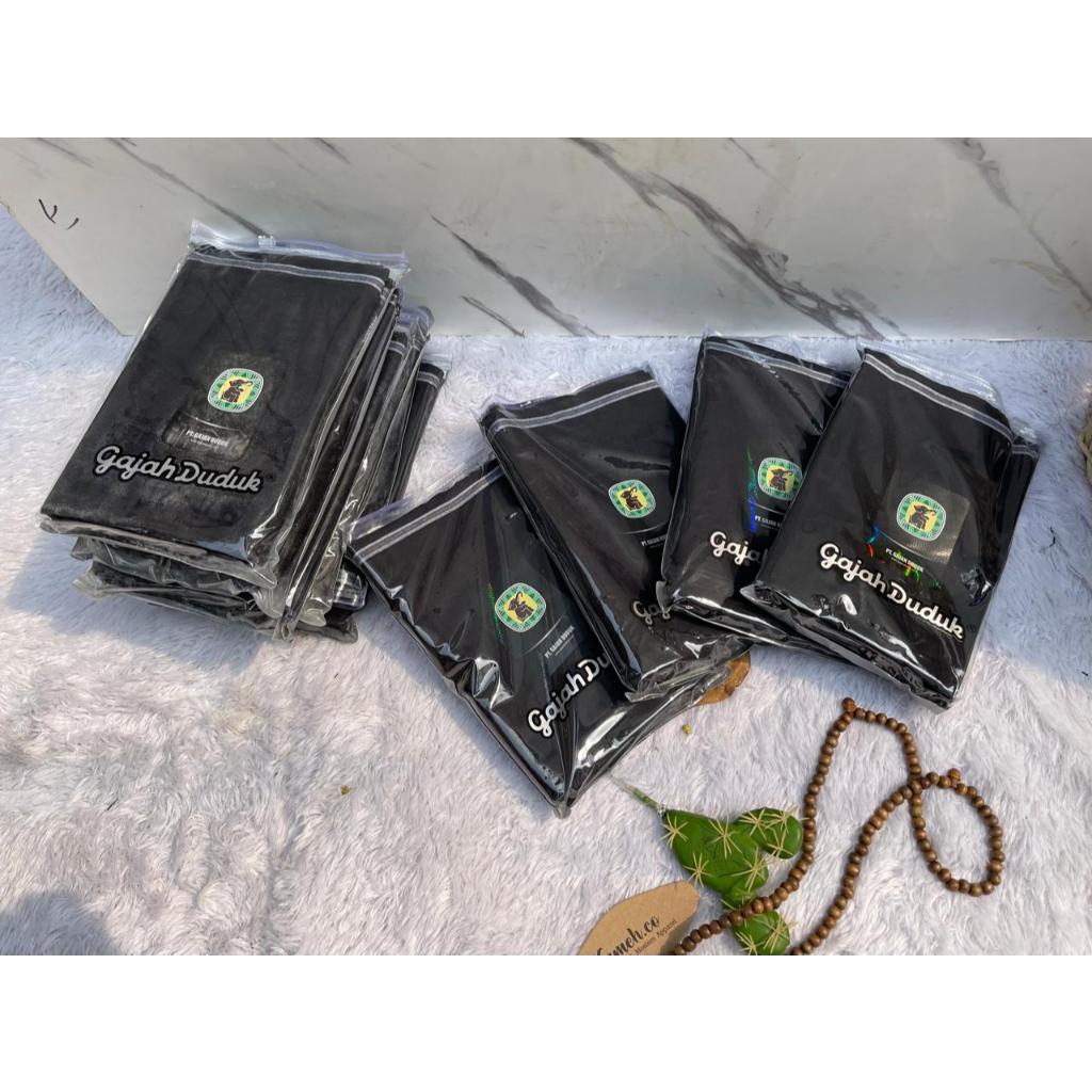 Sarung Gajah Duduk hitam Polos dewasa