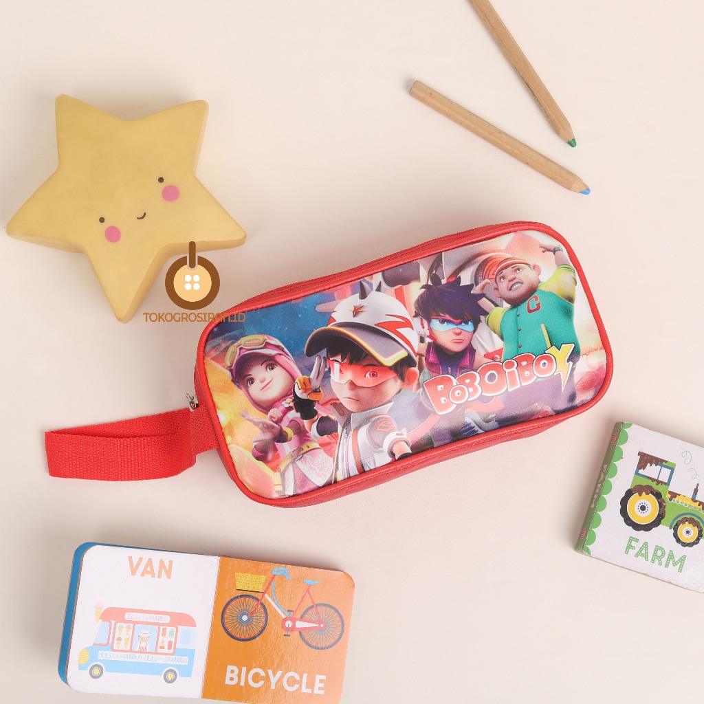 

TOKOGROSIRAN.ID - KOTAK PENSIL ANAK COWOK BOBOIBOY TEAM PENCIL CASE PREMIUM MURAH
