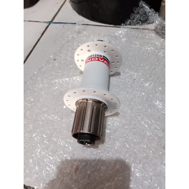 Freehub 12x150 mm TA DH Novatec 32 Hole Disc Hub Belakang