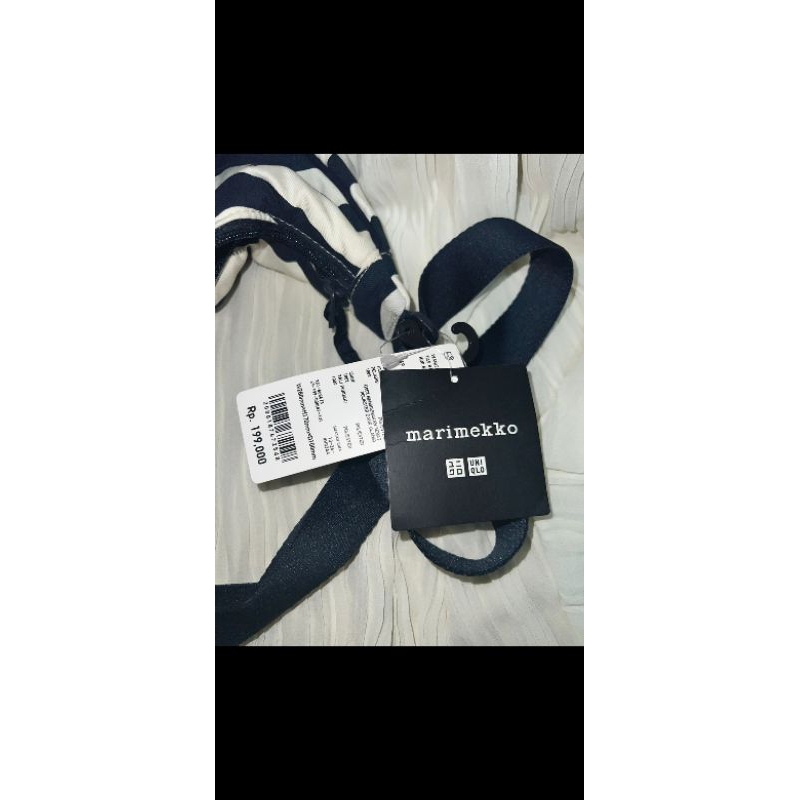 UNIQLO X MARIMEKKO SLING BAG
