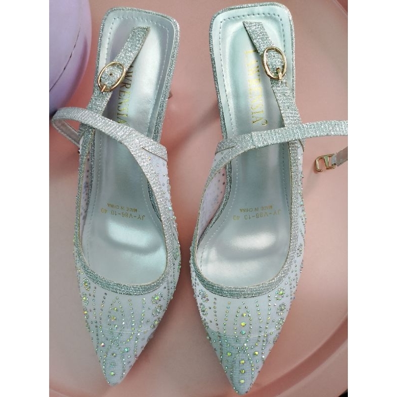 Preloved sandal pesta Lawrensia