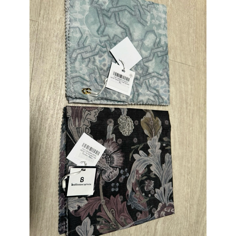 Buttonscarves as is Rare item