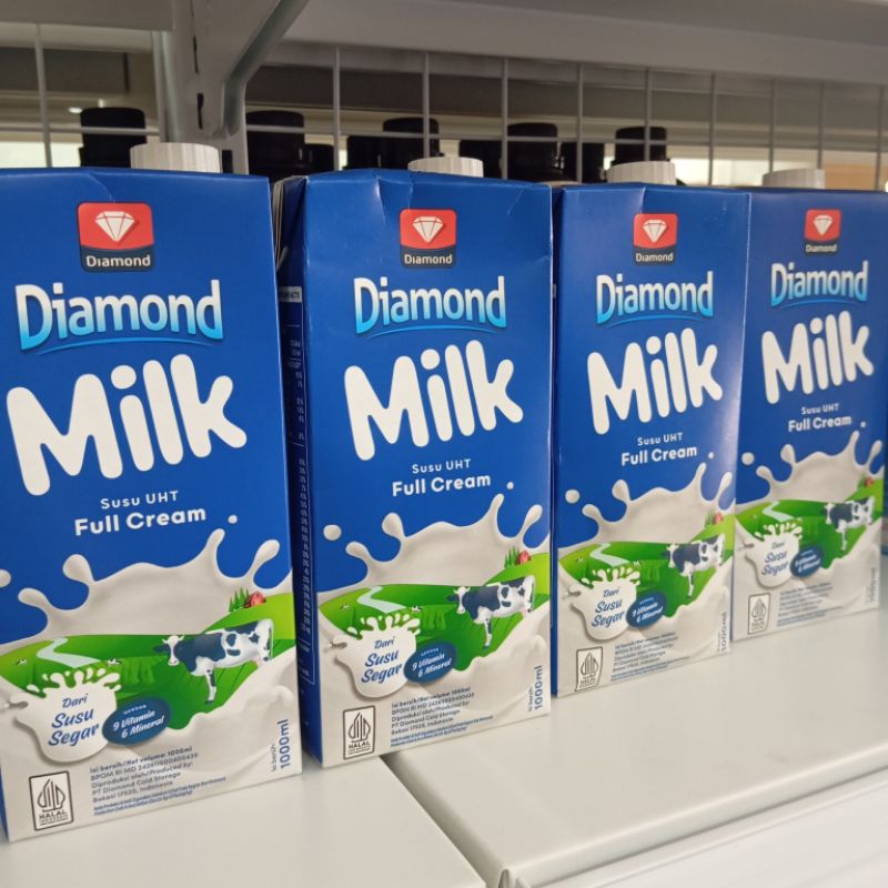 

Diamond Milk Susu UHT Full Cream dari Susu Segar untuk Campuran Minuman Masakan Bahan Kue Baking