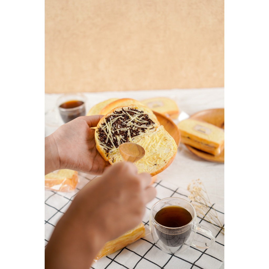 

Roti Sisir Jadoel Hikaru isi 6
