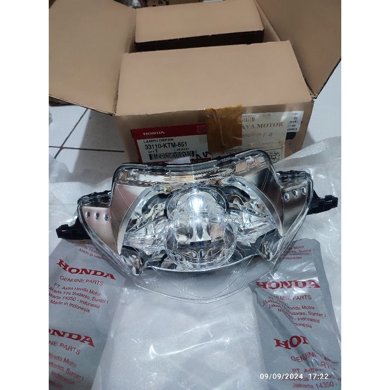 headlight unit assy headlamp reflektor lampu depan supra X 125 lama original AHM 33110-KTM-851