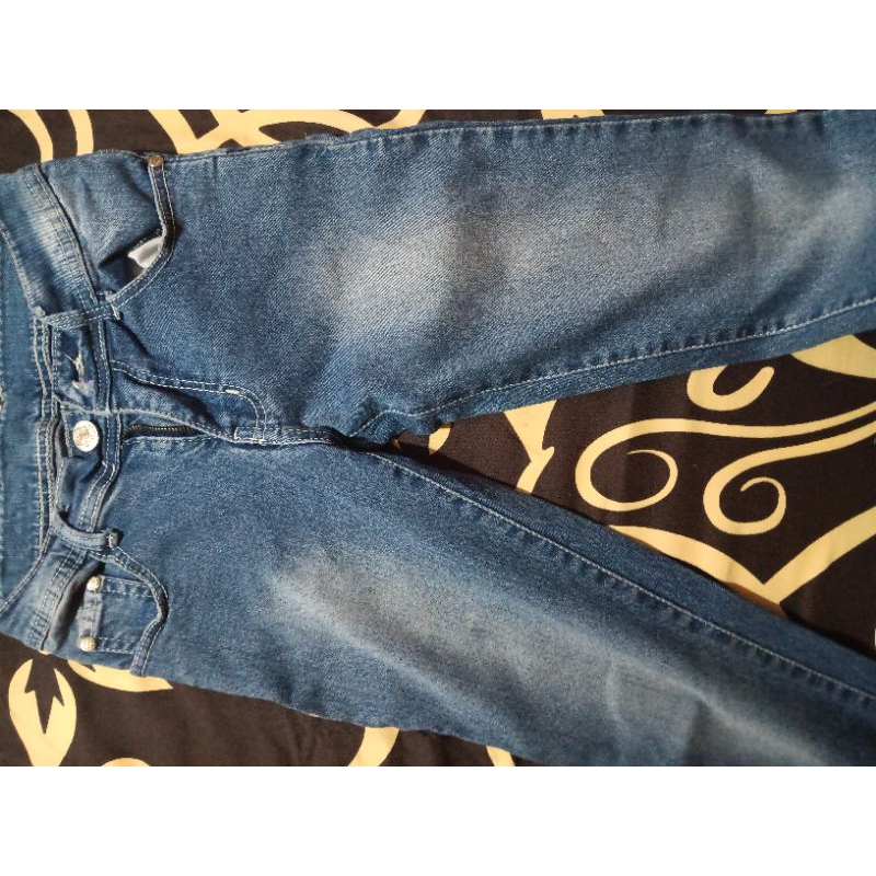 preloved jeans Prada.