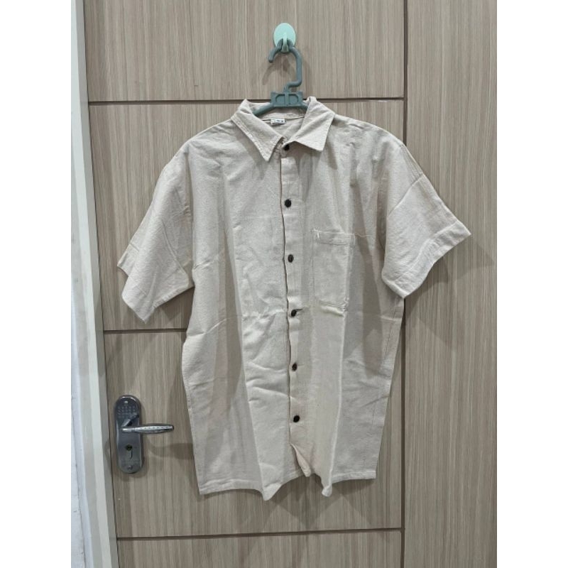 atasan unisex - kemeja polos - kemeja lengan pendek - kemeja putih tulang - kemeja casual - kemeja k