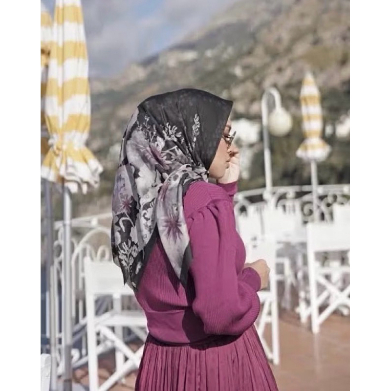 Buttonscarves Fiore Black As Is