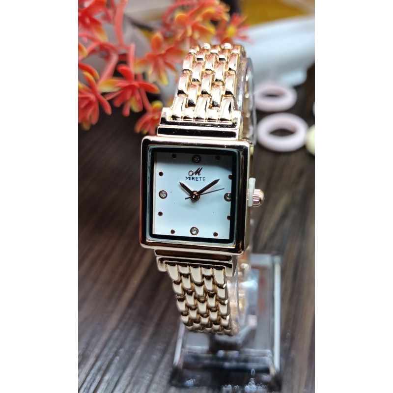 Jam Tangan Rantai Wanita Kekinian/Free box + Free Baterai/Jam Tangan Rantai Wanita/Jam Tangan Fashio