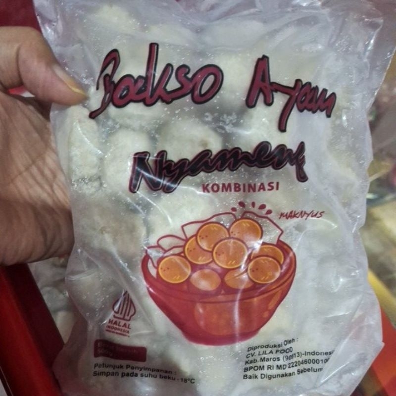 

bakso ayam isi +_ 50 bj. bakso enak. tdk lembek