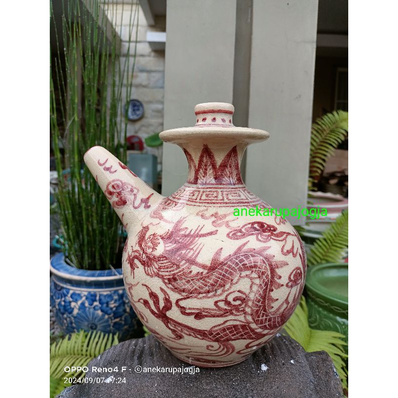 vas bunga bejana teko susu gambar naga merah di buat seperti antik kuno
