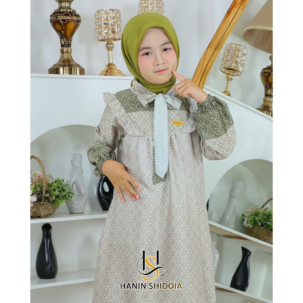 HANIN SHIDQIA - Mahika Dress Anak Premium Bahan Silky Monogram Exclusive Olive Gradasi 4-12 Th