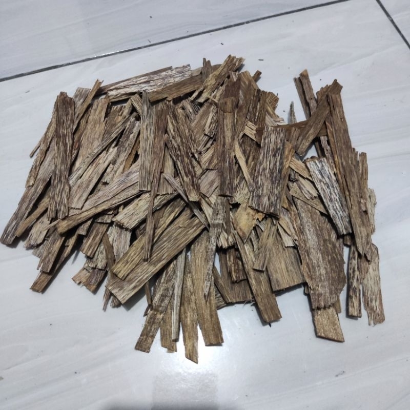 20 gram Kayu Gaharu Bukhur Kalimantan Grade AB Asli Natural Aromaterapi Oud