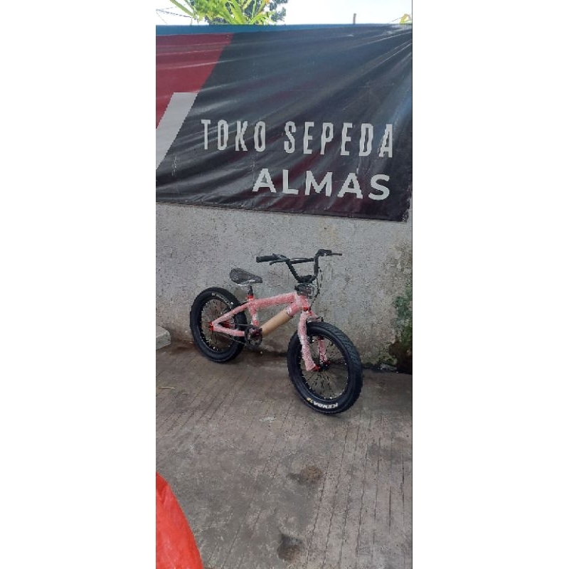 Sepeda anak senator 18 ban besar scot