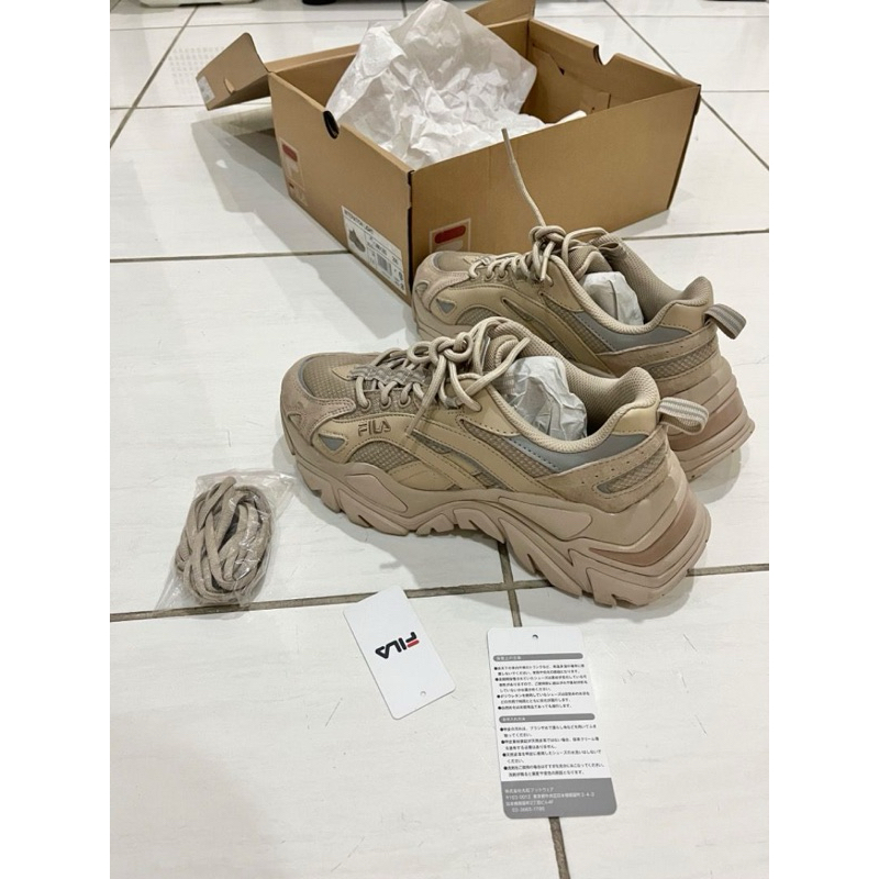 Preloved Fila woman shoes - original beli di Tokyo