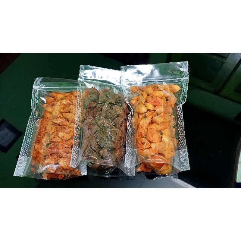 

Lumring ( lumpia kering ) coklat, balado, pedes daun jeruk