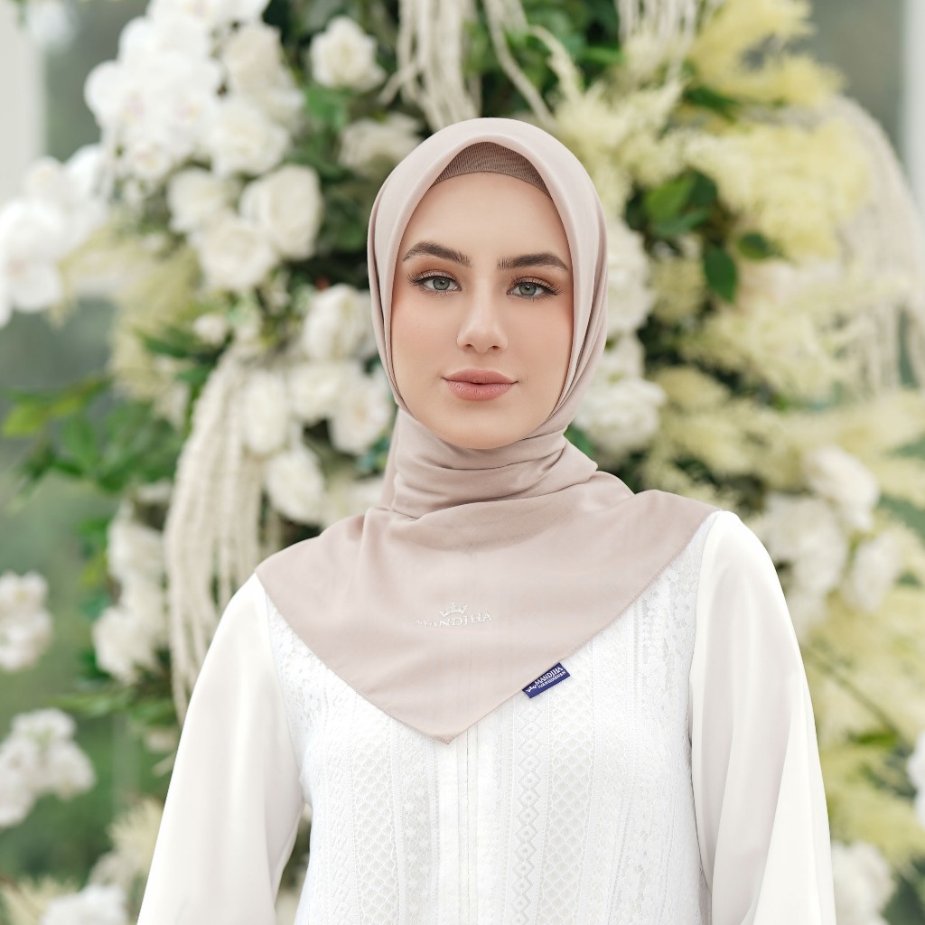 MANDJHA Essential Seed Pearl 70 Scarf By IVAN GUNAWAN - Jilbab Hijab Segi Empat Polos ORIGINAL MANDJ