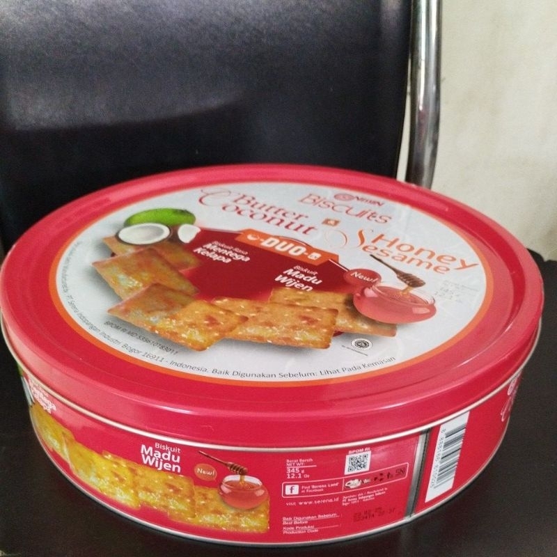 

kaleng bekas Nissin biscuits butter coconut & honey Sesame duo 345 gr hanya kaleng saja tanpa isi cookies kondisi bagus good condition 345 gr biskut wafer bentuk bundar bulat tabung wadah tempat wijen madu kelapa mentega nisin