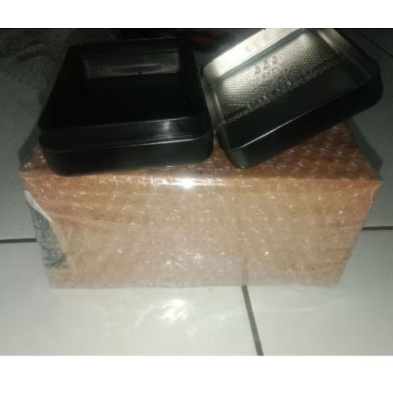 

Box Kotak kaleng edisi anniversary111