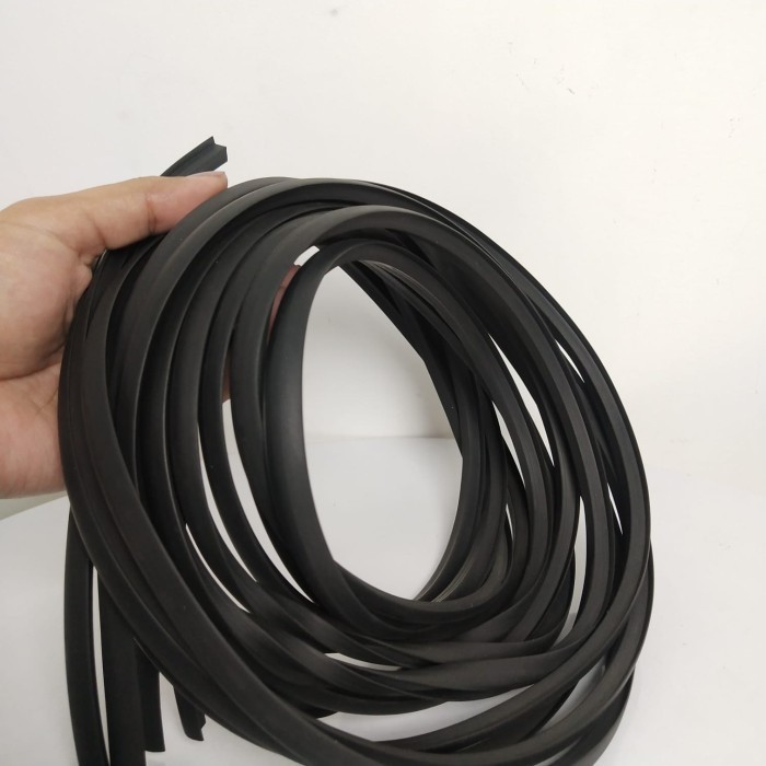 Karet Fender Untuk Mobil Ford Ranger 2002-2006