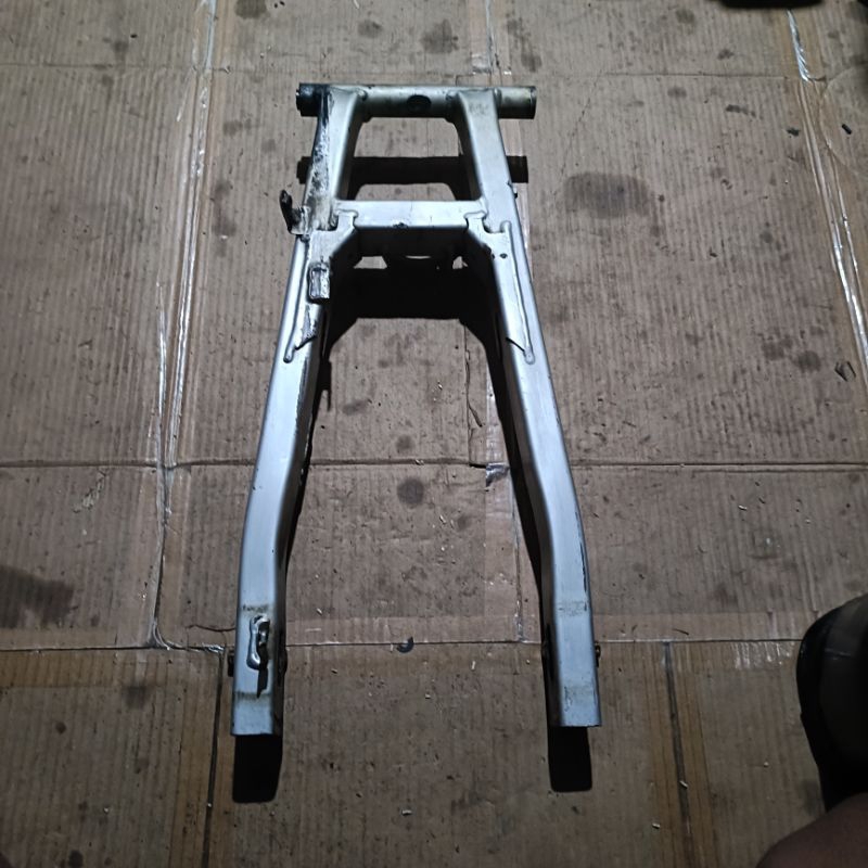 swing arm yamaha scorpio original