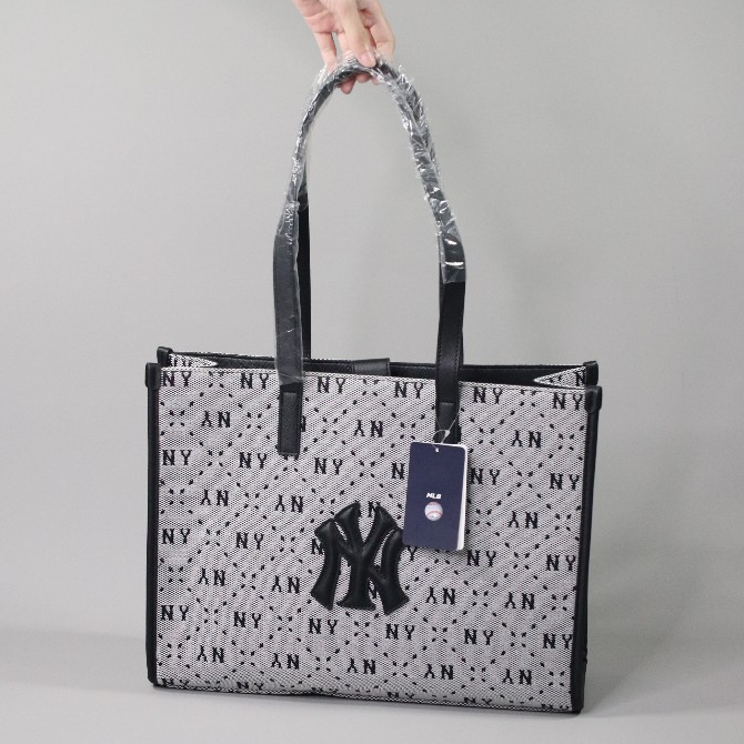 MLB NY Big Tote Bag Monogram In Grey Tas Fashion Wanita Original Branded Hype