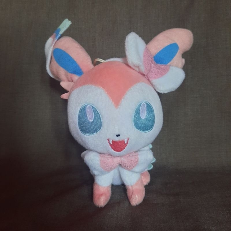 Boneka Sylveon Banpresto Cantik Lucu