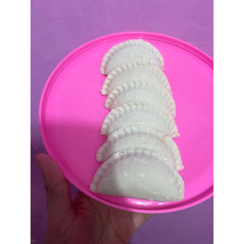 

cireng mini ayam suwir by Dapoer Raline