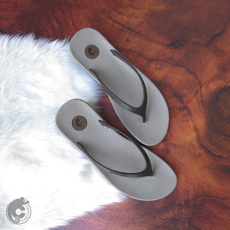 Chelsea Chia Sandal Wanita Dari bahan perpaduan karet dan plastik