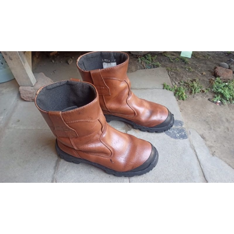 sepatu safety panjang kulit Kings 41 second