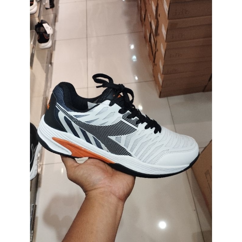 BEST SELLER SEPATU DIADORA KESUKI BADMINTON-DIATE240101W