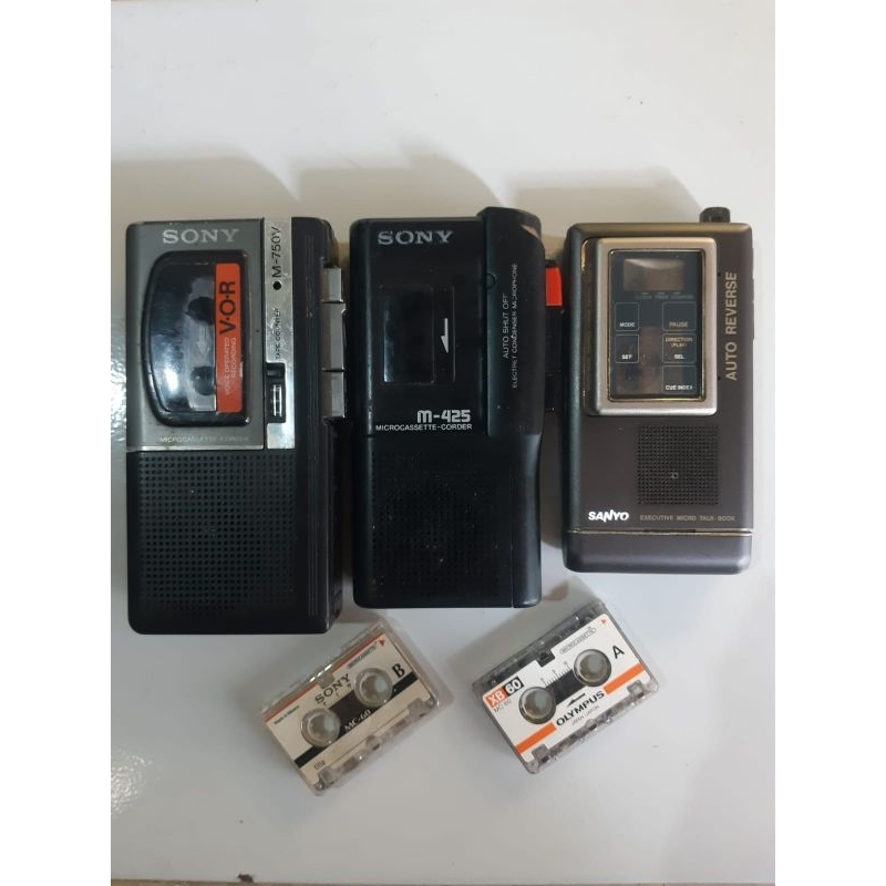 Walkman/micro cassette player Sony & Sanyo
