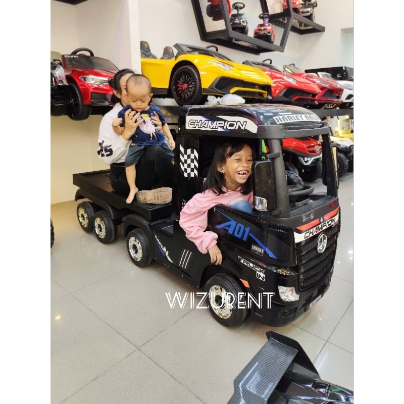 Mobil Aki Mercedes truck actross with trailer