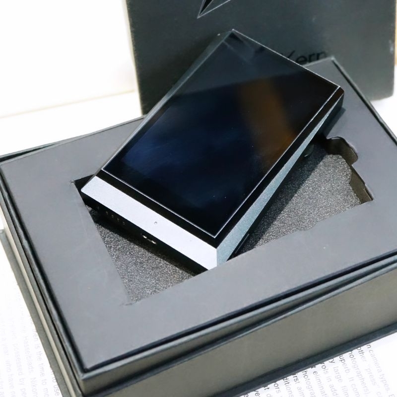 Astell and Kern AK300 not fiio shanling cayin