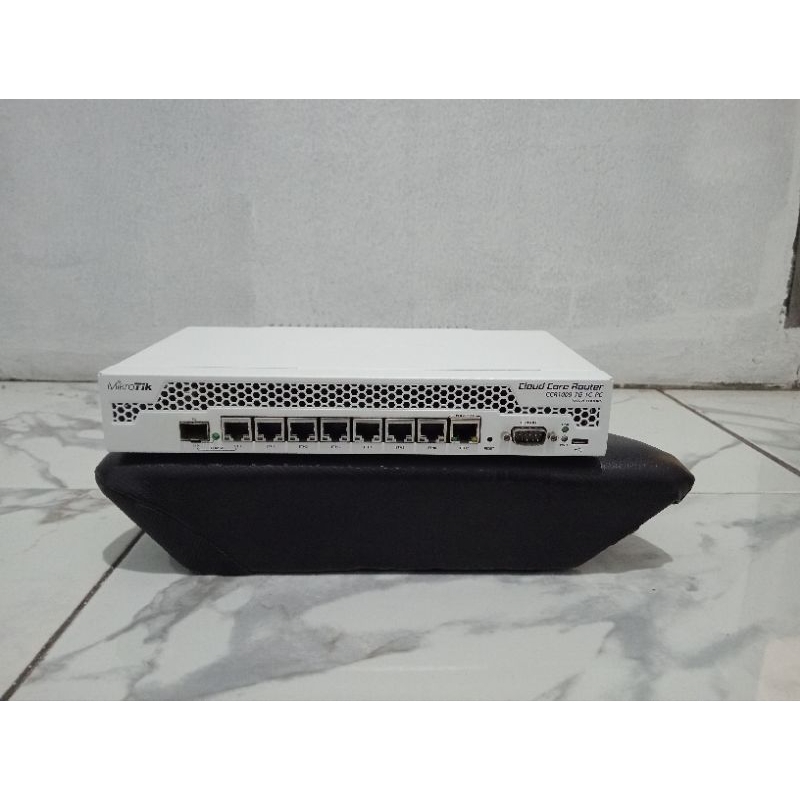 Mikrotik ccr 1009-7G-1C-PC