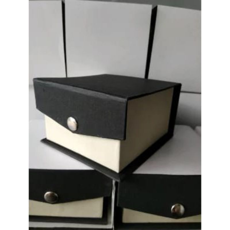 Box jam tangan/Kardus Jam Tangan/Kotak Jam tangan/Dus Jam tangan/Kancing/Biasa warna random