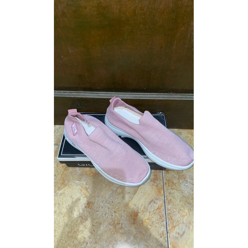 NEW Gio Saverino Slip On Wanita Beatrice Pink Size 41