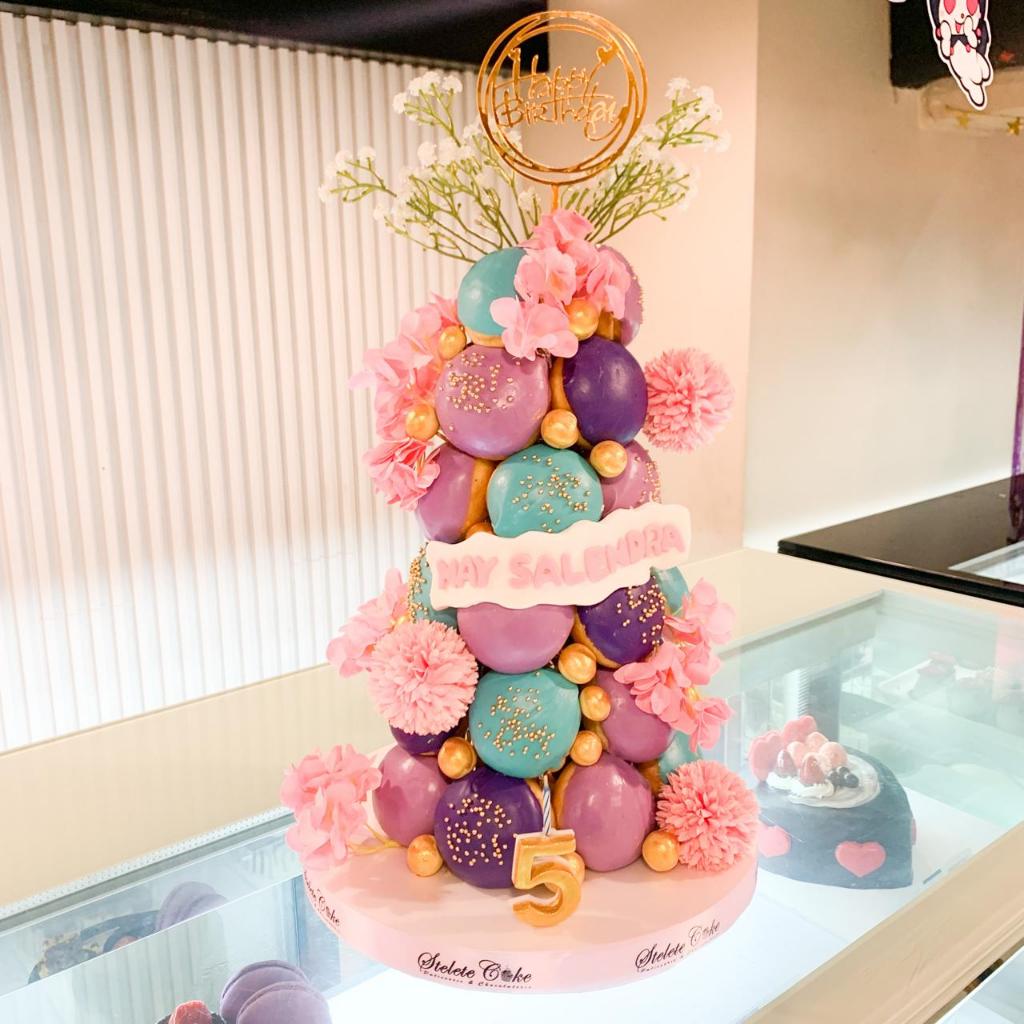 

Kue Ulang Tahun/Birthday Cake/Donat Tower/Donat Bulat Tower Tema Flower/donat Ulang Tahun