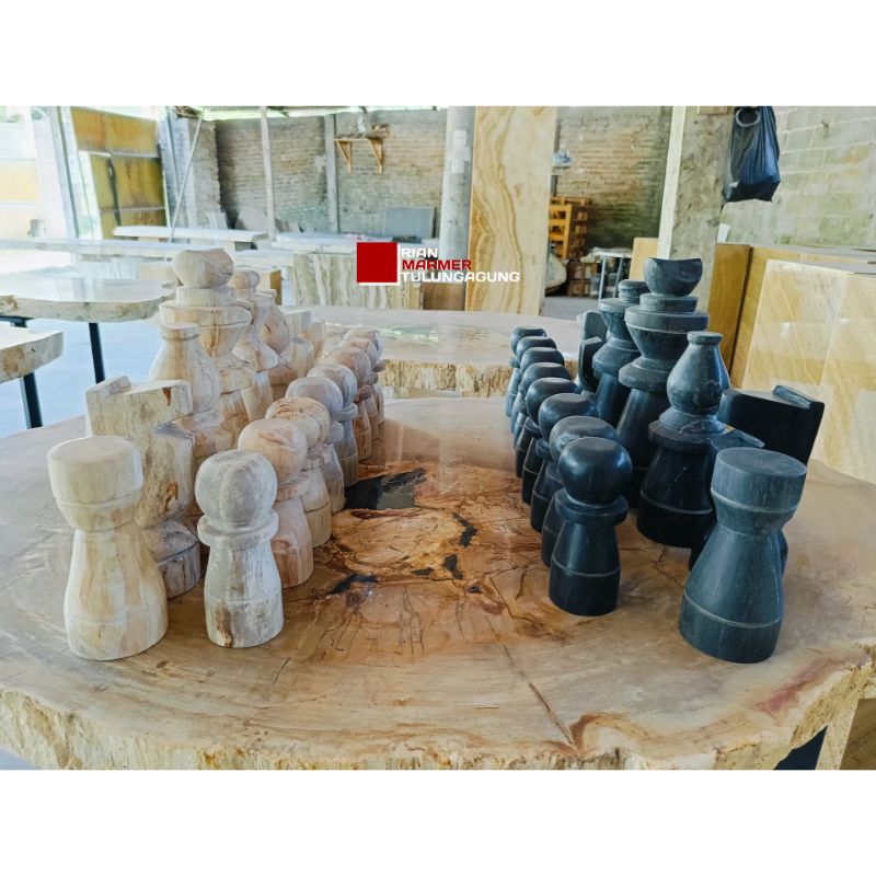 Bidak Catur Ukuran Besar Batu Fosil Kayu hitam & coklat finishing Doff