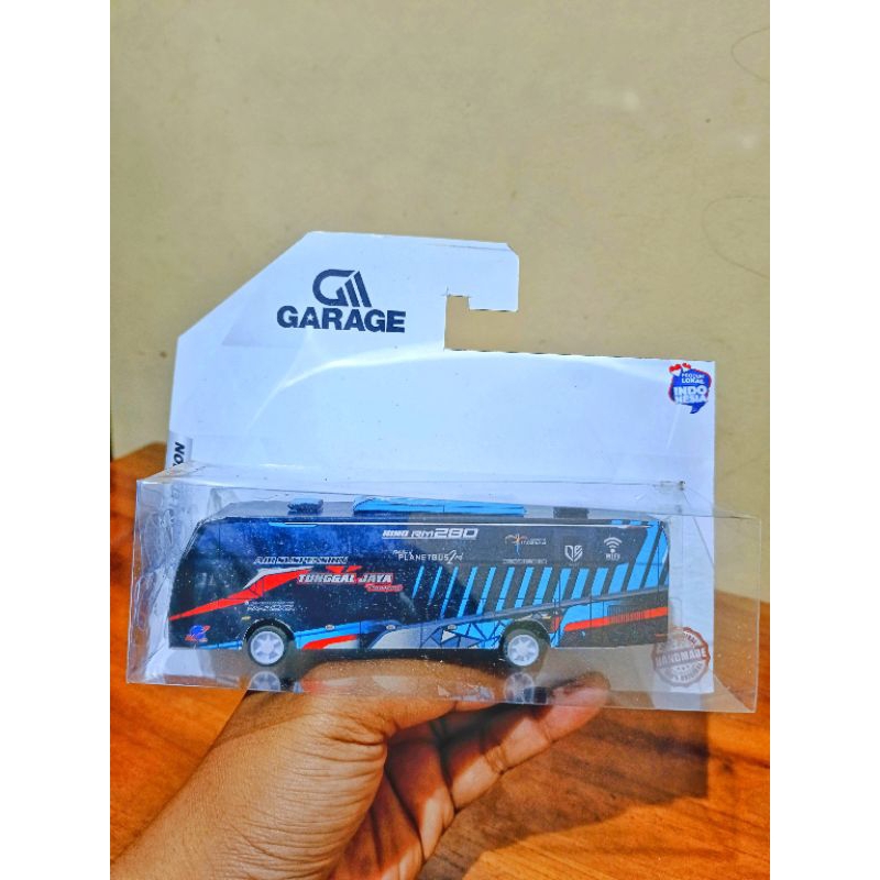 Miniatur bus DARTH VADER Jet Bus 5 Tunggal Jaya Skala 1/87