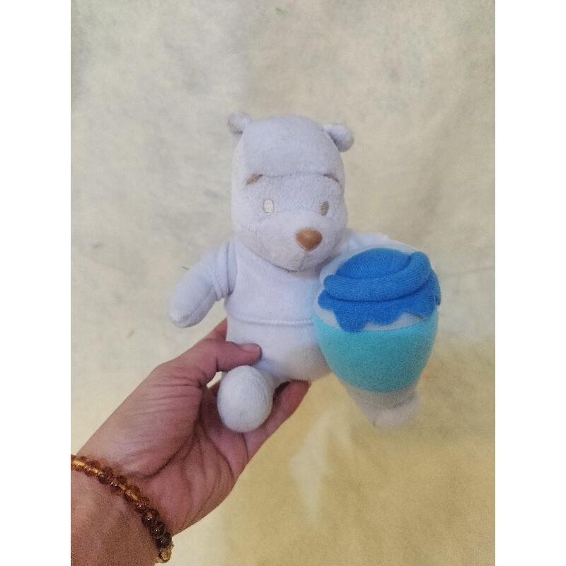Boneka pooh albino