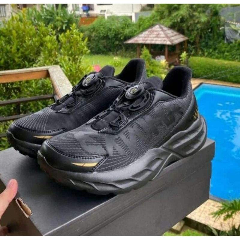 Sepatu Exduma Super Black dan Exduma Taliputar