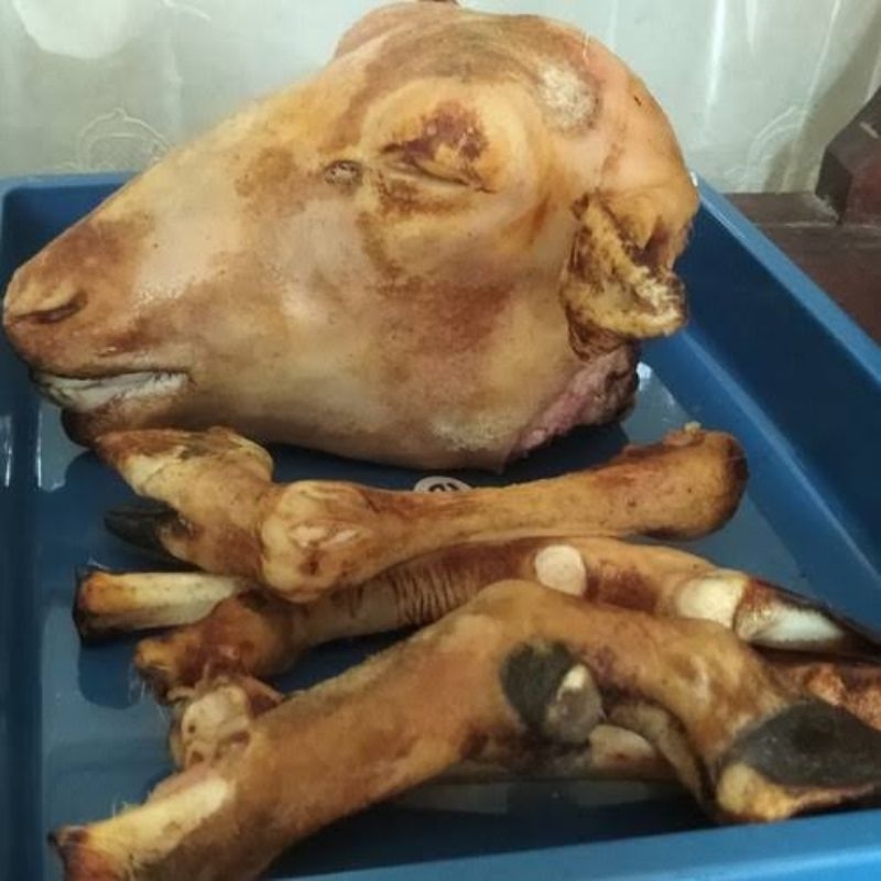 

kepala kambing utuh