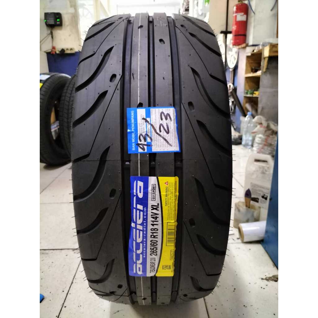 ban mobil pajero fortuner r18 ban mobil semislick Accelera 265 60 r18