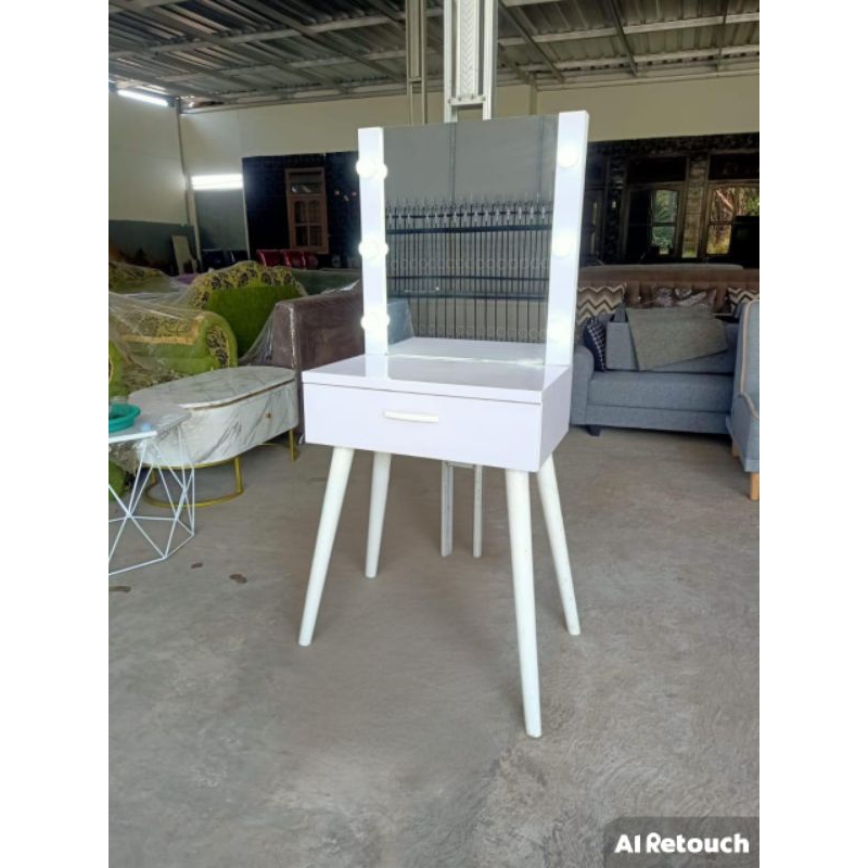 meja rias HPL minimalis