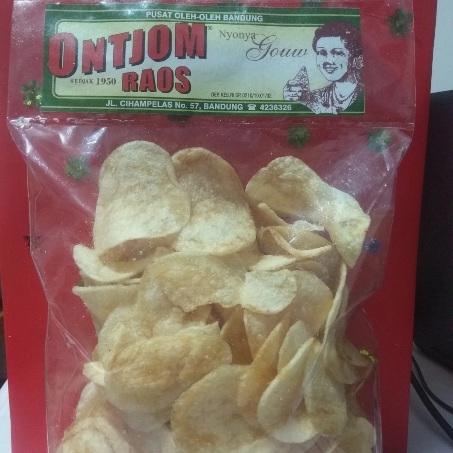 

ONCOM RAOS BANDUNG Keripik Kentang Asin Ontjom Raos oleh oleh makanan
