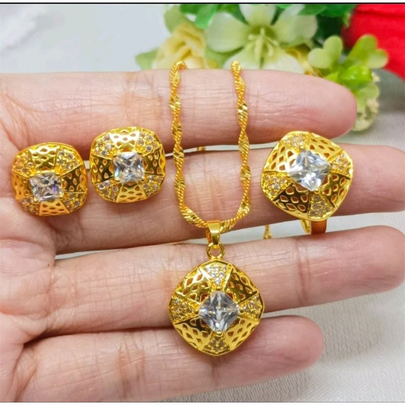 Satu set perhiasan Wanita DEWASA MOTIF PERMATA PUTIH LAPIS EMAS 24K